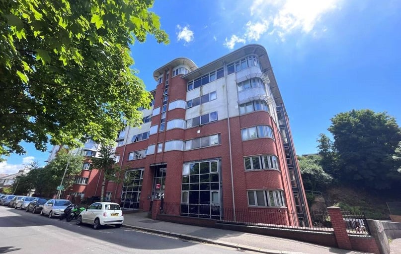 28 Central Park Avenue, North Hill, Plymouth - Image 1